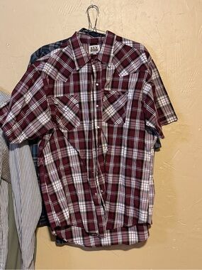 Ely Cattleman Burgundy Plaid Short-Sleeve Button-Down
